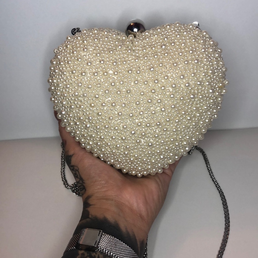 Nina ivory beaded heart shaped crossbody clutch